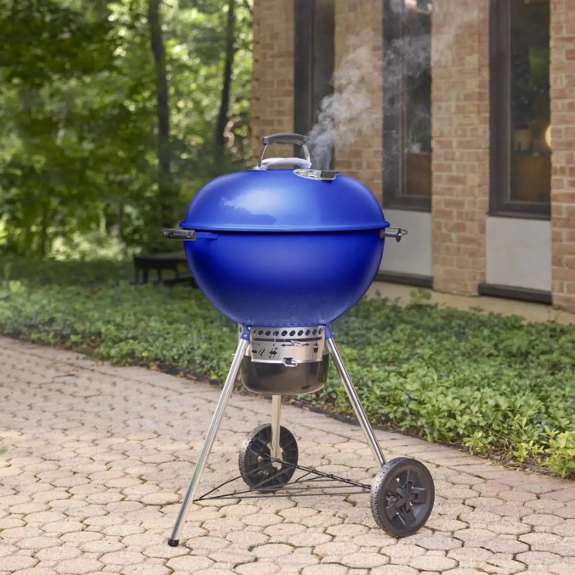 Weber Master-Touch E-5755 Charcoal Barbecue - Ocean Blue